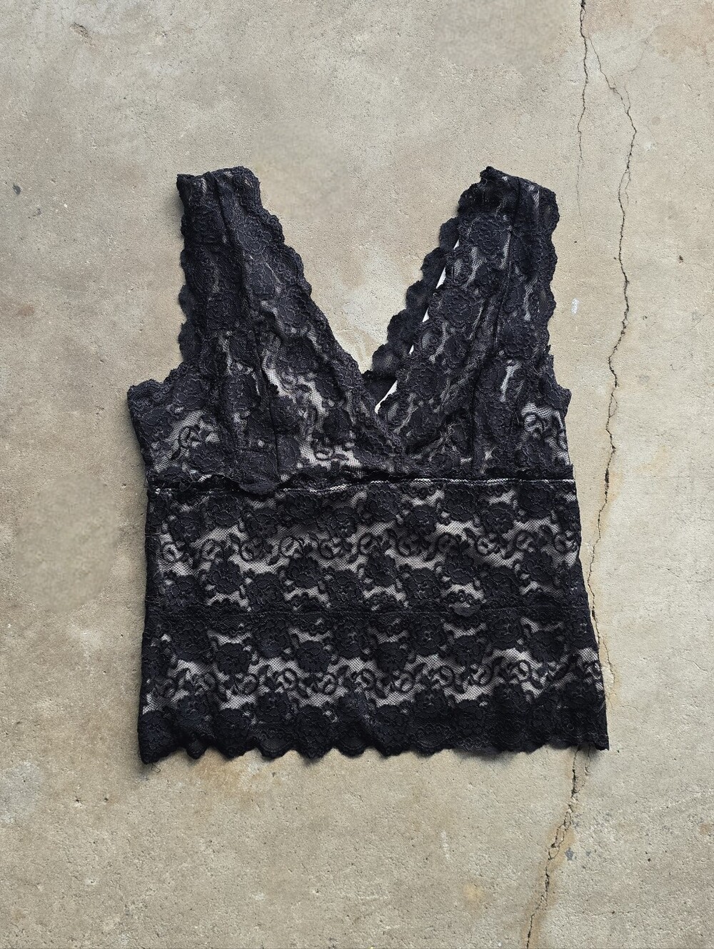 vtg y2k goth vamp lace v neck top